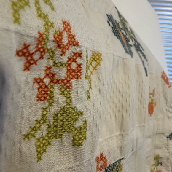 Zara cross-stitch button up - Picture 2 of 5